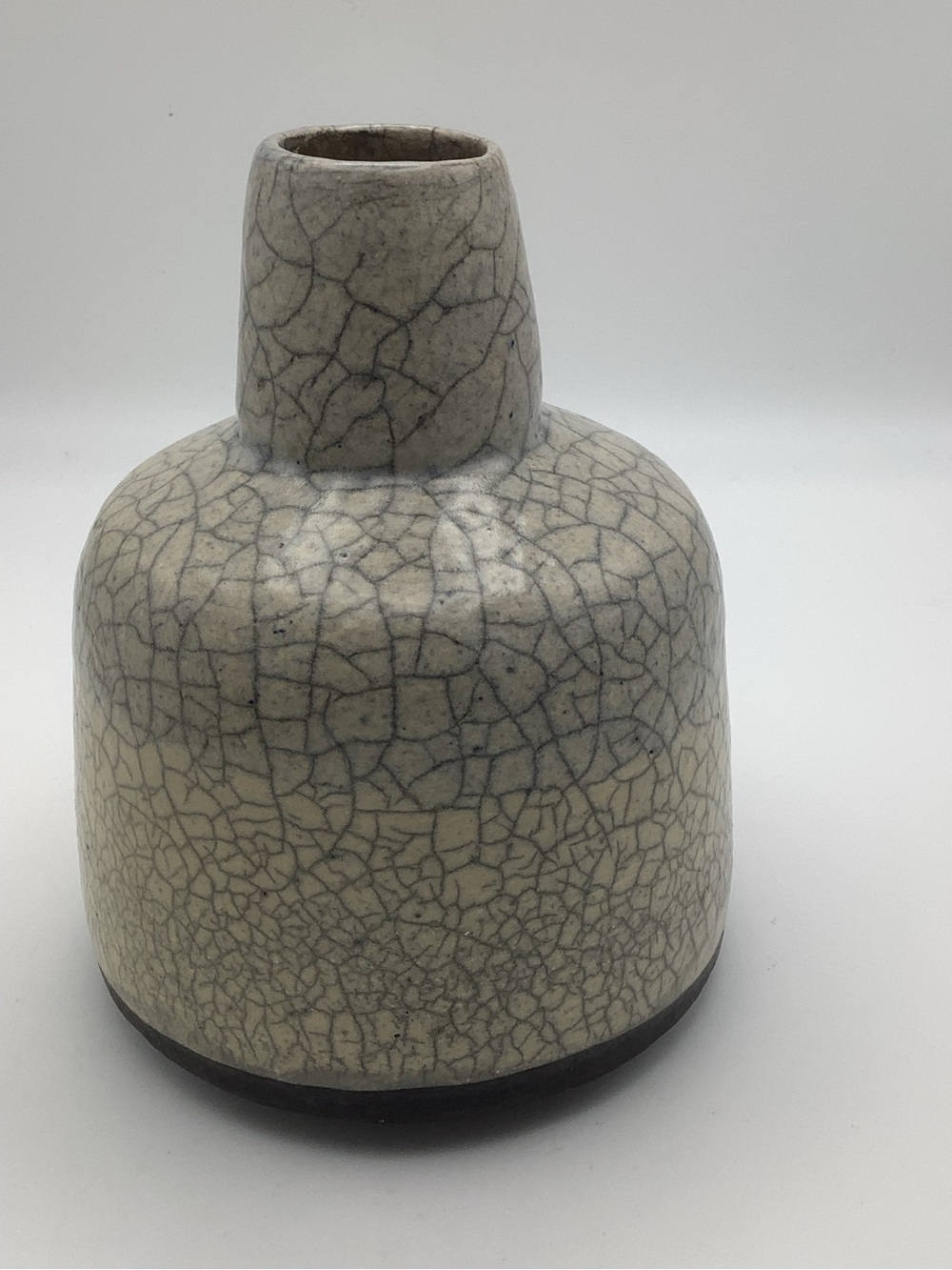 Chinese Style Crackle Glaze Decorative Pottery Vase - Neutral White
